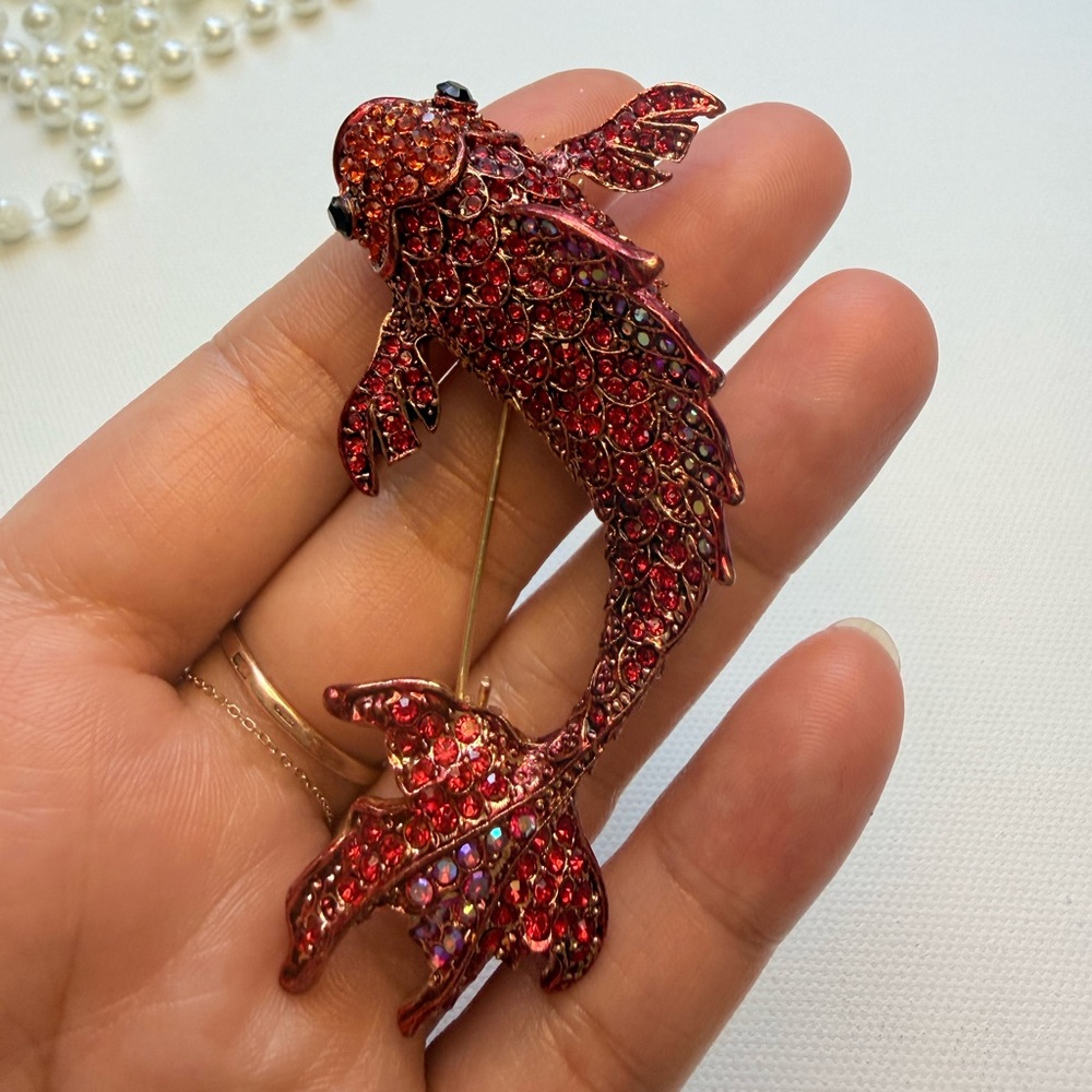 Betsey Johnson Sparkly Red Fish Brooch Pin - Picture 5 of 8